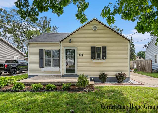 Property at 242 Bellevue St SW, Grand Rapids, MI 49548, 2 beds, 2 baths