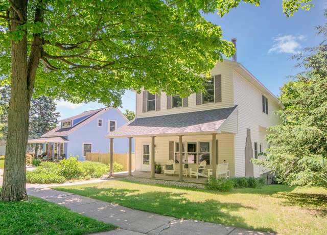 Property at 314 Leelanau Ave, Frankfort, MI 49635, 5 beds, 2.5 baths