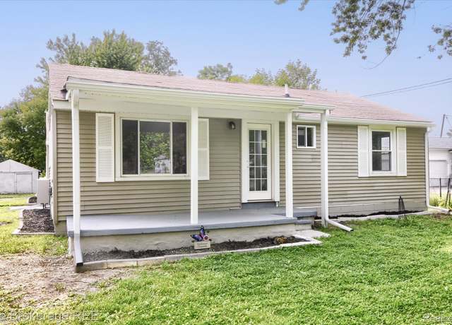 Property at 1372 S Packard Ave, Burton, MI 48509, 3 beds, 1 bath