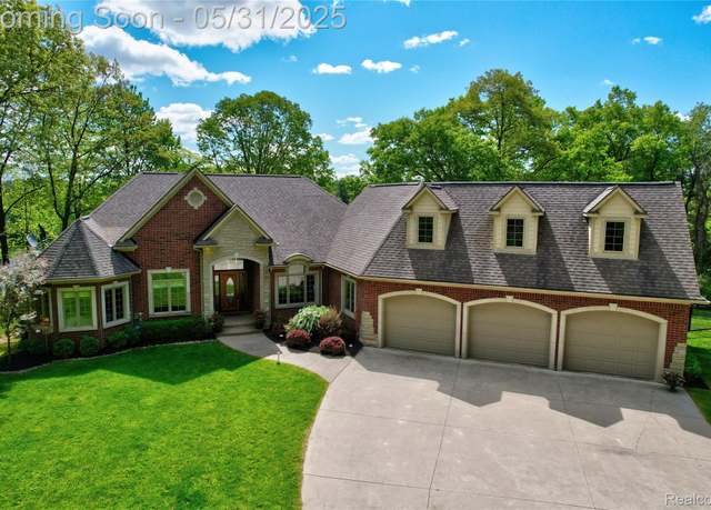 Property at 3074 Pond Rd, Leonard, MI 48367, 3 beds, 2.5 baths