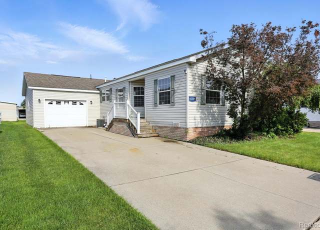 Property at 45501 Labelle Dr, Macomb, MI 48044, 3 beds, 2 baths