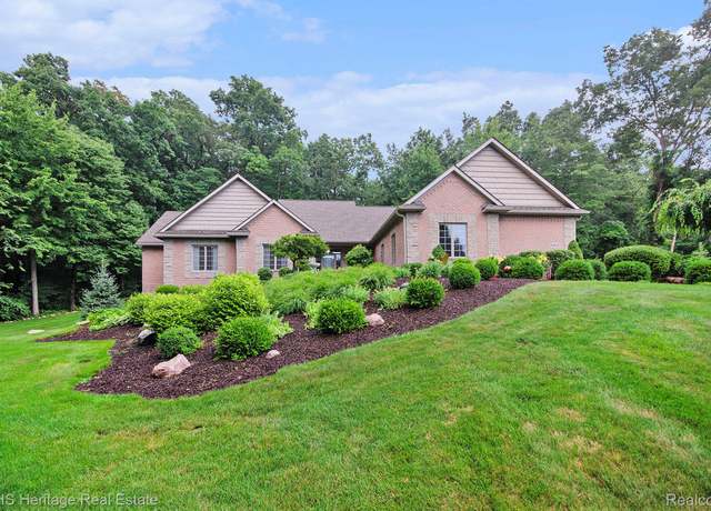 Property at 513 Timbermill Ln, Howell, MI 48843, 4 beds, 3.5 baths