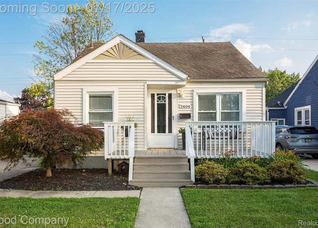 Property at 2404 Rowland Ave, Royal Oak, MI 48067, 3 beds, 1 bath