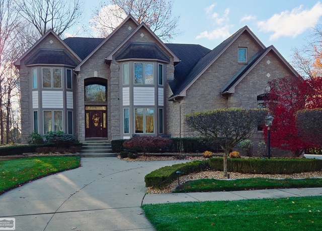 Property at 8932 Tournament Dr, Washington Twp, MI 48094, 4 beds, 3.5 baths