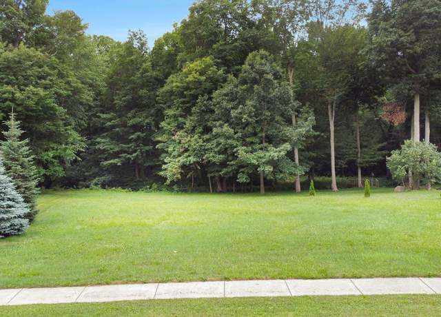 Property at 48325 Red Oak Dr, Shelby Twp, MI 48315