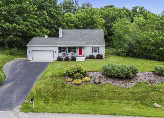 Property at 4312 Briarcliff Dr, Traverse City, MI 49684, 3 beds, 2.5 baths