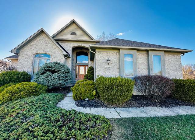 Property at 25152 Pleasant Creek Dr, Flat Rock, MI 48134, 4 beds, 3.5 baths