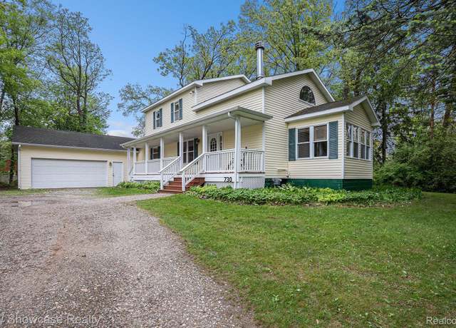 Property at 730 Fairview St, White Lake, MI 48383, 3 beds, 2.5 baths