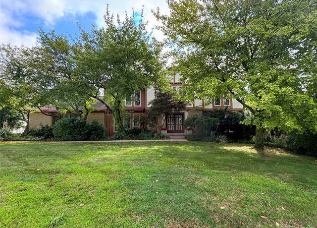 Property at 31130 Squire Ln, Farmington Hills, MI 48331, 4 beds, 2.5 baths