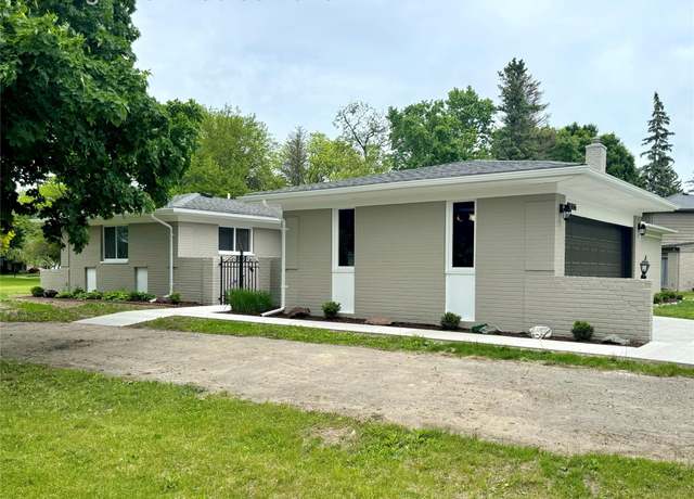 Property at 28806 Ramblewood Dr, Farmington, MI 48334, 4 beds, 3.5 baths