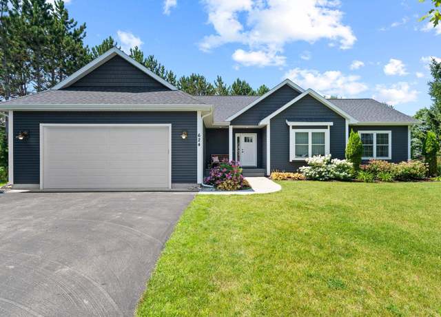 Property at 624 Village Ct, Traverse City, MI 49685, 4 beds, 3 baths