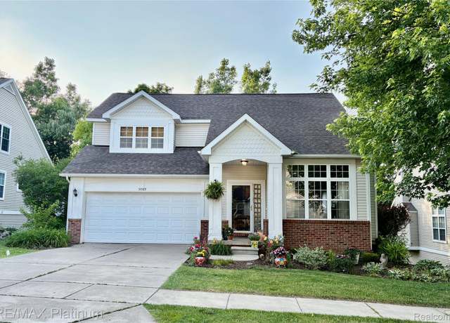 Property at 5089 Northfield Dr, Howell, MI 48843, 3 beds, 3.5 baths