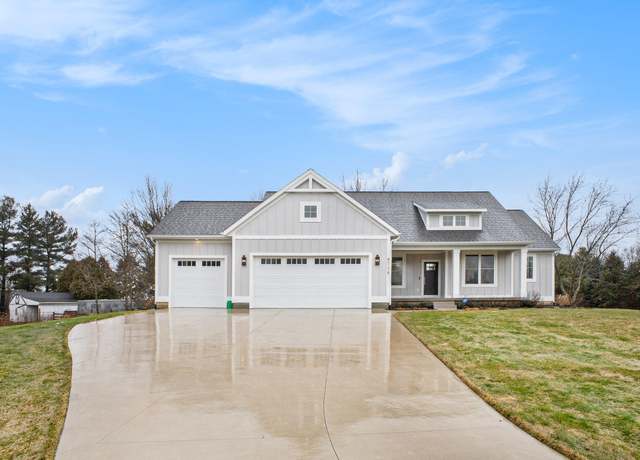 Property at 6718 Bauer Rd, Hudsonville, MI 49426, 5 beds, 3.5 baths