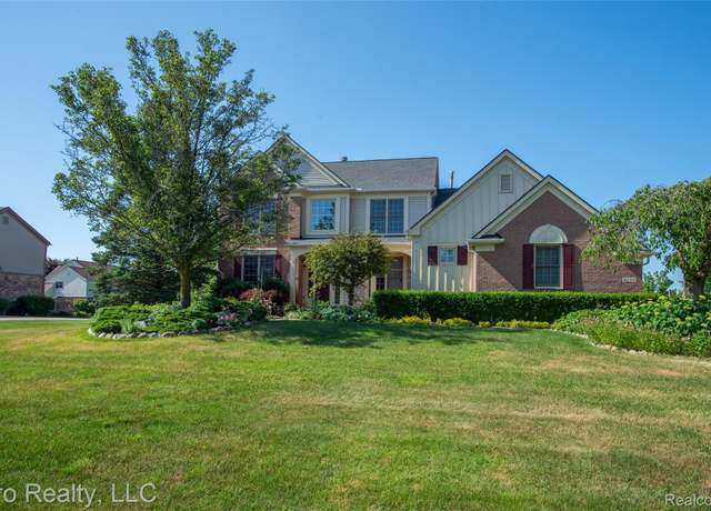 Property at 4233 Holly Ln, Rochester, MI 48306, 4 beds, 4.5 baths