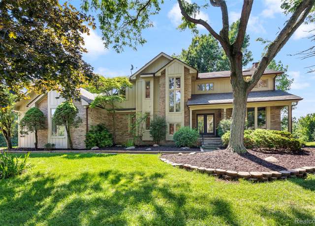 Property at 6890 Duchess Ct, Troy, MI 48098, 5 beds, 3.5 baths