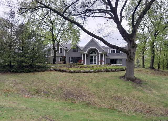 Property at 31265 Woodside Dr, Franklin, MI 48025, 4 beds, 4 baths