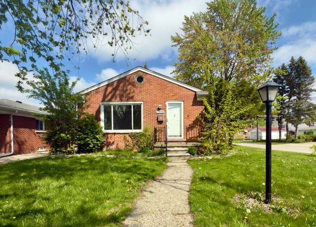 Property at 7402 Colonial St, Dearborn Heights, MI 48127, 3 beds, 2 baths