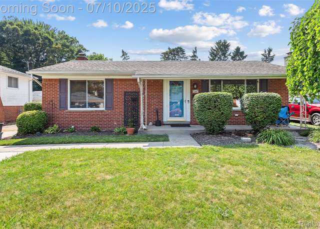 Property at 1868 Treadwell St, Westland, MI 48186, 3 beds, 2.5 baths