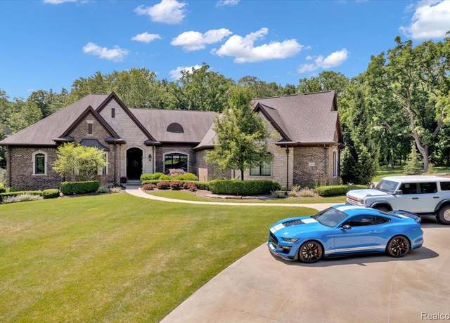 Property at 5000 Lockwood Dr, Shelby Twp, MI 48094, 4 beds, 6 baths