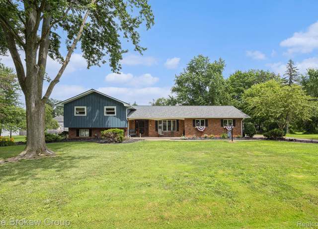 Property at 420 N Neeper St, Capac, MI 48014, 3 beds, 2 baths