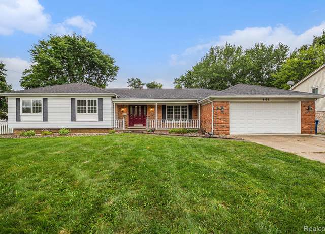 Property at 444 Boutell Dr, Grand Blanc, MI 48439, 4 beds, 2.5 baths