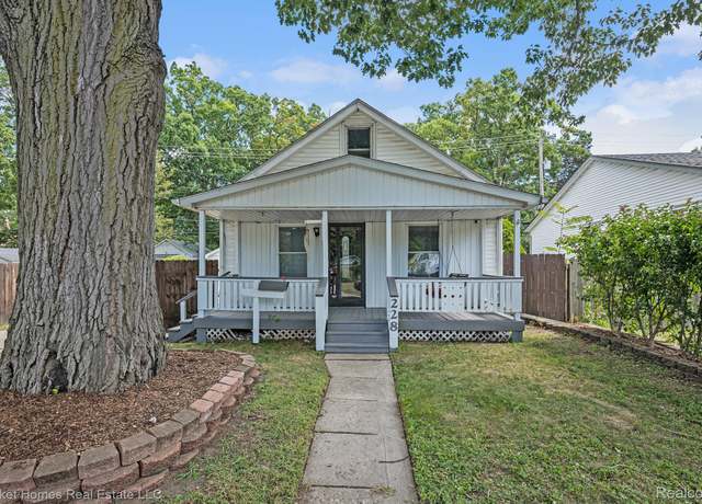 Property at 228 Kensington Ave, Ferndale, MI 48220, 2 beds, 1 bath