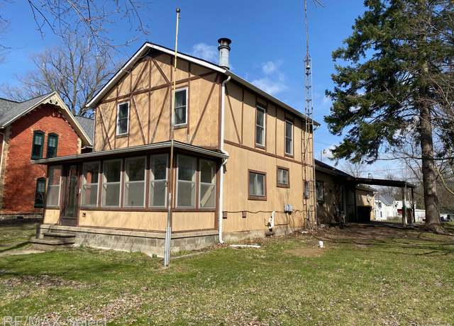 Property at 207 E Main St, Vernon, MI 48476, 4 beds, 2 baths