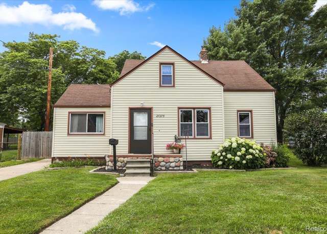 Property at 27275 Maple St, Roseville, MI 48066, 3 beds, 1 bath