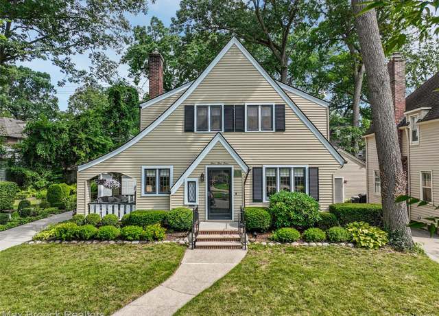 Property at 454 W Oakridge St, Ferndale, MI 48220, 3 beds, 2 baths