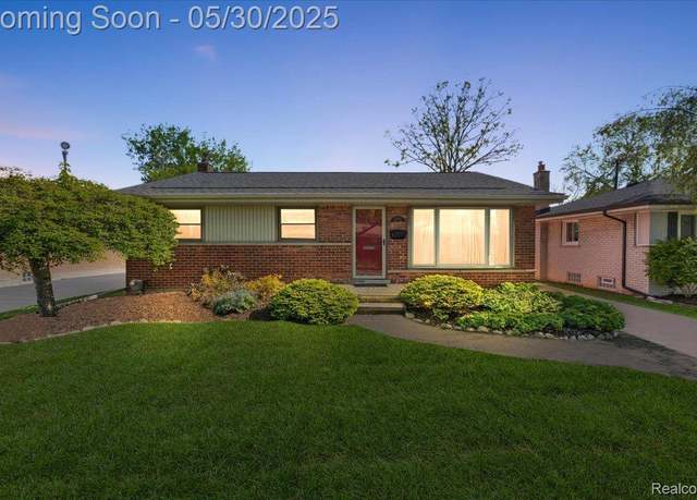 Property at 21605 Frazho St, St Clair Shores, MI 48081, 3 beds, 2 baths