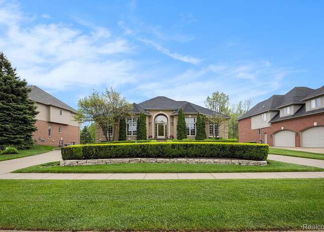 Property at 699 Majestic, Rochester Hills, MI 48306, 3 beds, 3.5 baths