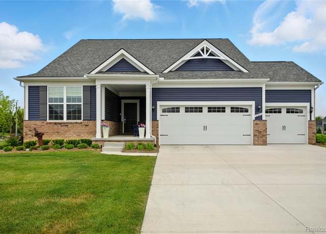 Property at 3215 Roslyn Dr, Ann Arbor, MI 48197, 3 beds, 3 baths