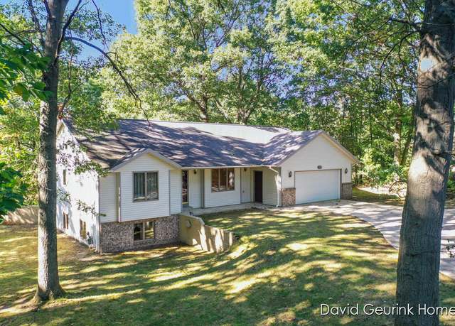 Property at 2759 132nd Ave, Holland, MI 49424, 3 beds, 2 baths