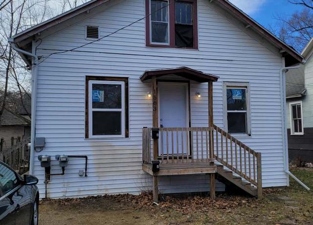 Property at 1503 N Westnedge Ave, Kalamazoo, MI 49007, 3 beds, 2 baths