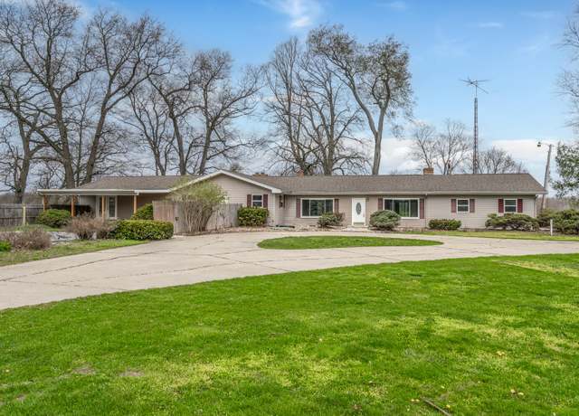 Property at 11886 Riverside Dr, White Pigeon, MI 49099, 4 beds, 3 baths
