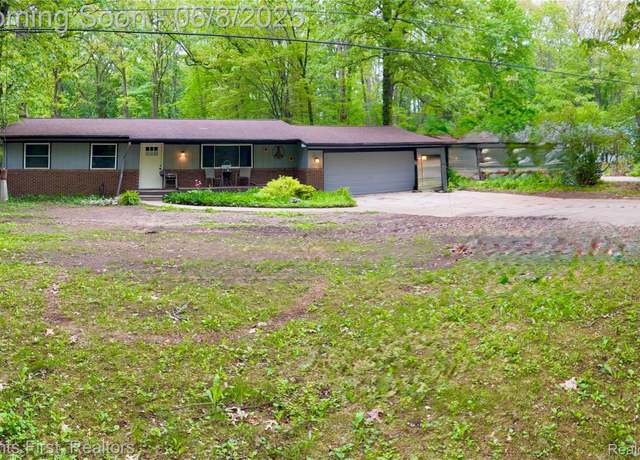 Property at 5844 Crandall Rd, Howell, MI 48855, 3 beds, 1.5 baths