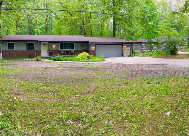 Property at 5844 Crandall Rd, Howell, MI 48855, 3 beds, 1.5 baths