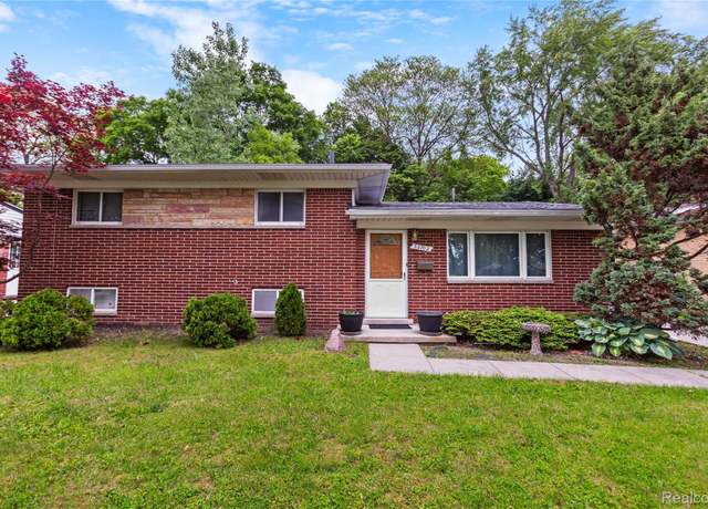 Property at 32702 Winona St, Westland, MI 48185, 3 beds, 1.5 baths