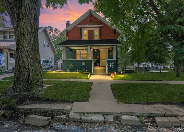 Property at 819 N Ball St, Owosso, MI 48867, 4 beds, 1.5 baths
