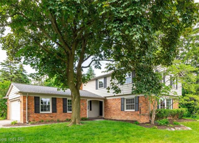 Property at 4770 Hedgewood Dr, Bloomfield Hills, MI 48301, 4 beds, 2.5 baths