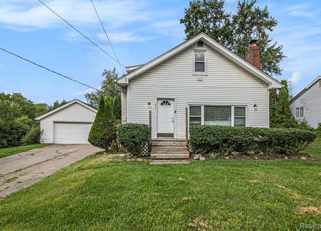 Property at 371 Hillcliff Dr, Waterford Charter Township, MI 48328, 3 beds, 1 bath