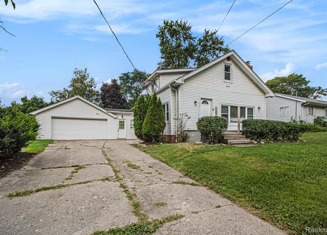 Property at 371 Hillcliff Dr, Waterford Charter Township, MI 48328, 3 beds, 2 baths