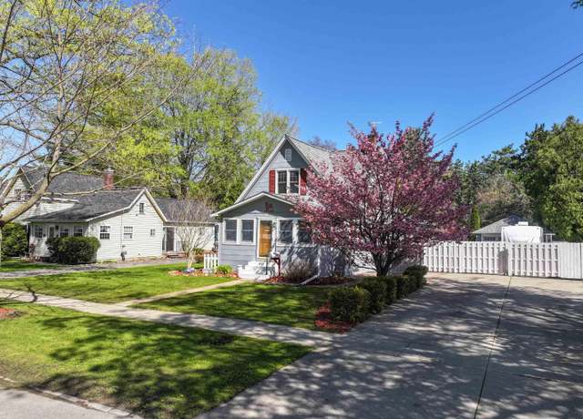 Property at 405 E 5th St, Imlay City, MI 48444, 5 beds, 3 baths