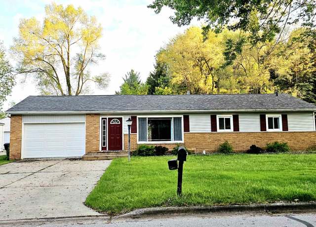 Property at 124 York St, St Louis, MI 48880, 3 beds, 1.5 baths