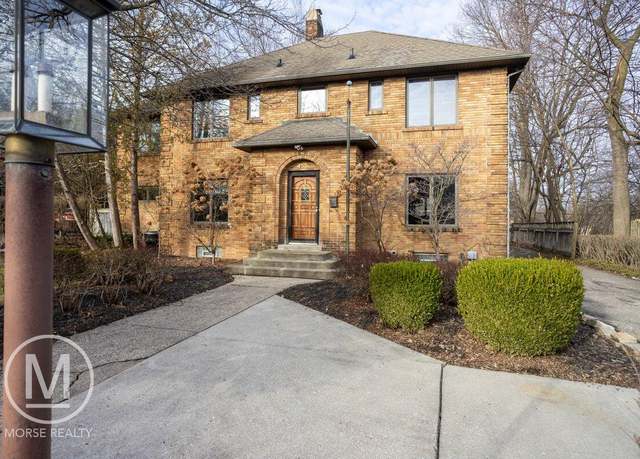 Property at 455 Plymouth Ave SE, Grand Rapids, MI 49506, 3 beds, 2.5 baths