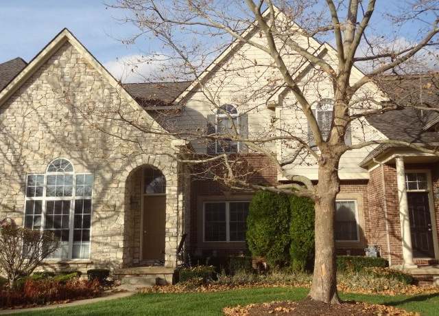 Property at 45707 N Stonewood Rd, Canton, MI 48187, 2 beds, 2 baths