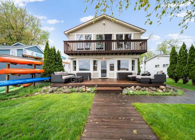 Property at 4825 Downing Dr, Pinckney, MI 48169, 4 beds, 3 baths