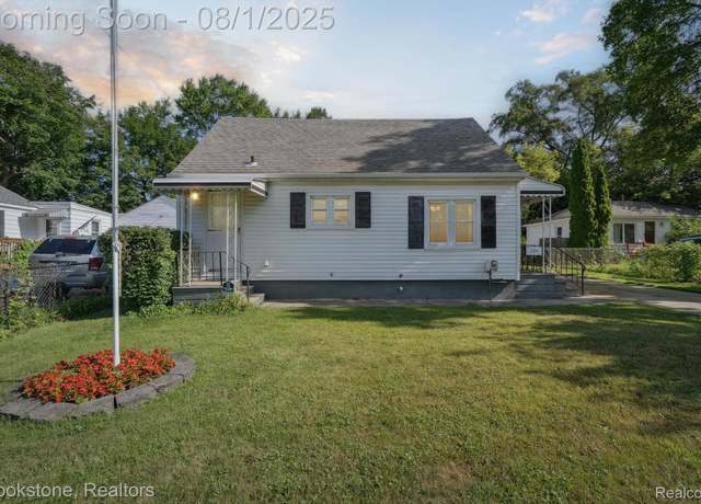 Property at 224 W Chicago Ave, Pontiac, MI 48340, 2 beds, 1 bath