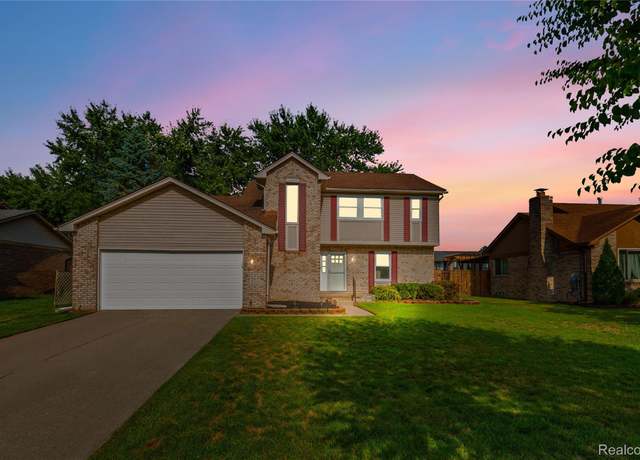 Property at 19296 Shadyside St, Livonia, MI 48152, 4 beds, 2.5 baths