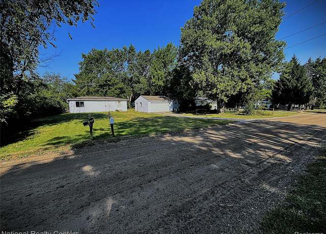 Property at 4860 Huston Dr, Lake Orion Village, MI 48359, 2 beds, 1 bath